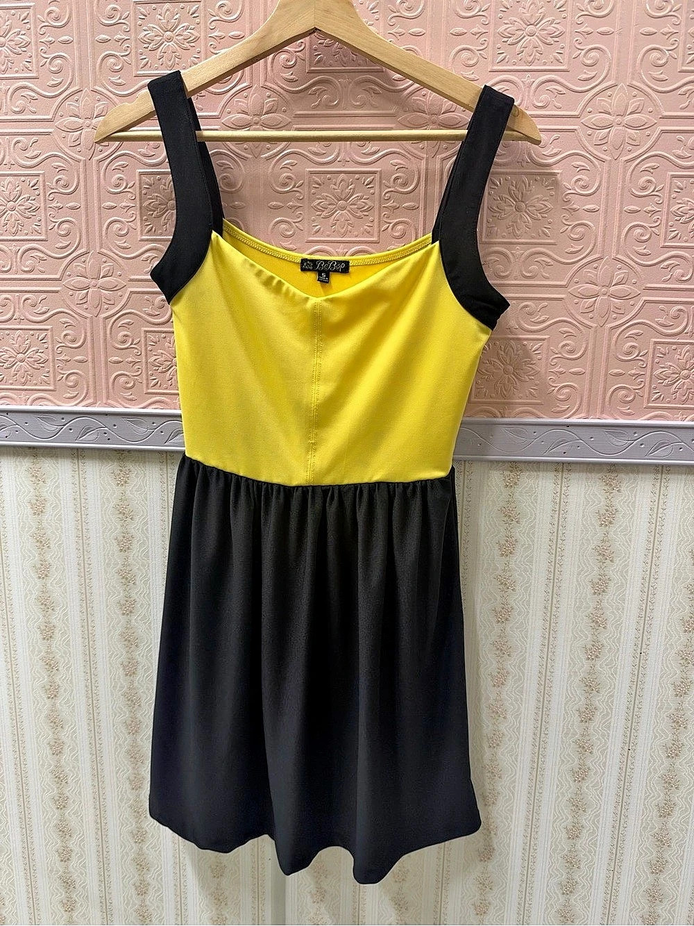 BeBop Color Block Mini Dress in Yellow & Black Size Small Like New